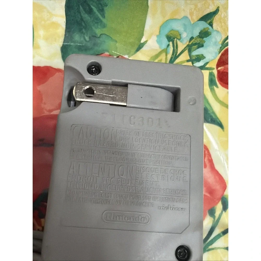 Nintendo WAP-002‎ Wall Charger for Nintendo DS/3DS/2DS XL - Gray